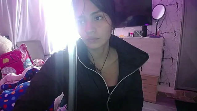 Samara_Homescapes's cam snapshot