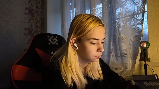 Witching_Moon's cam snapshot