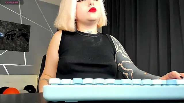 shadow_purr's cam snapshot