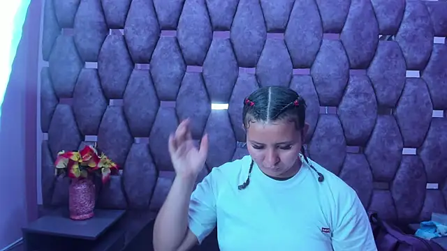 AlaSmith's cam snapshot