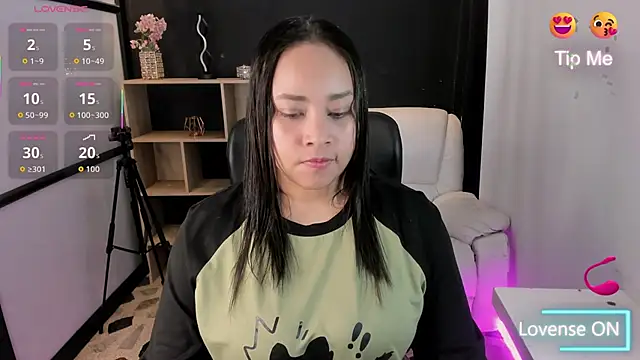 ThaliaBrooks_'s cam snapshot