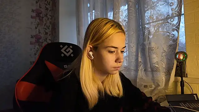 Witching_Moon's cam snapshot