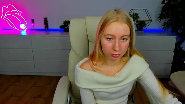 Alina_Blonde's cam snapshot