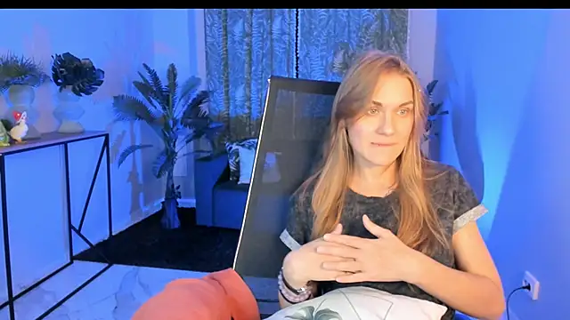 VanessaMates's web cam