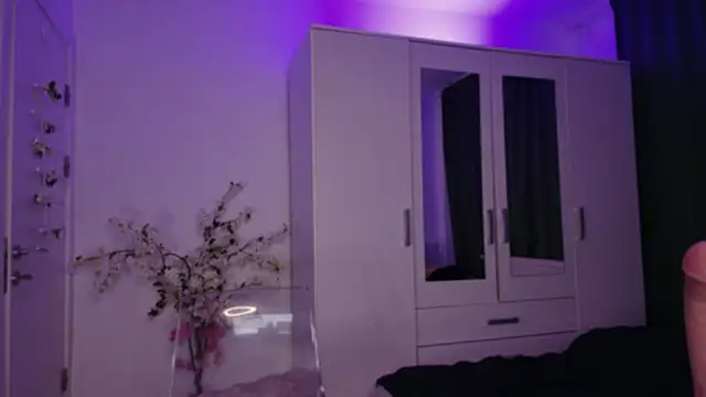 KaylaLaine's cam snapshot