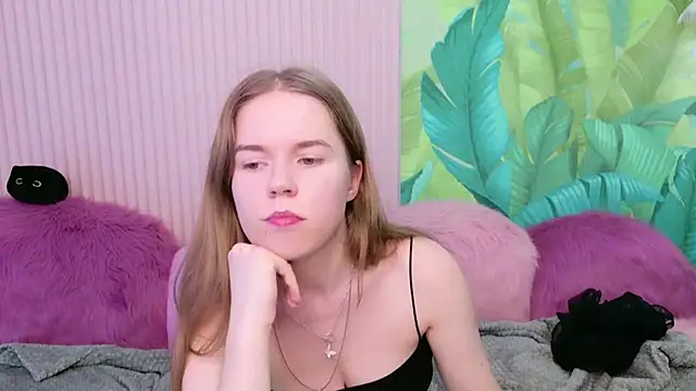 Alida_Brice's cam snapshot