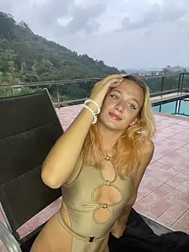 EmmyFoxxOfficial's cam snapshot