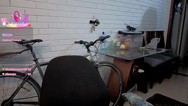 freyaa_sorcerees's web cam