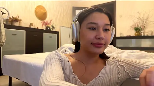 YourCoreanmiracle's cam snapshot