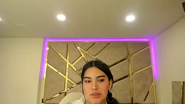 Frrreyaa's cam snapshot