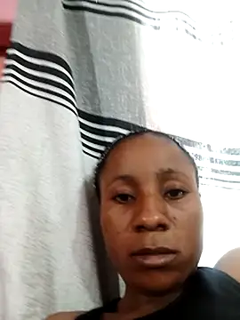 HotPetite_25's cam snapshot