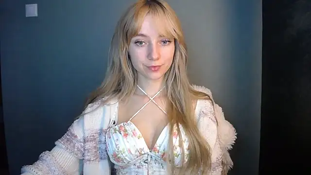 LuciaYoung's cam snapshot