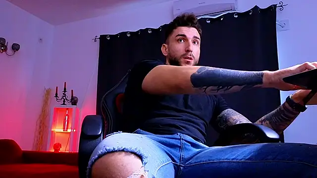 MightyAaron66's cam snapshot