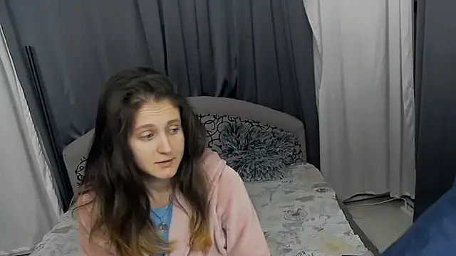 Holliy_Cooper's cam snapshot