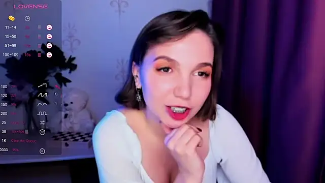 KindHazelHere_ live sex cam