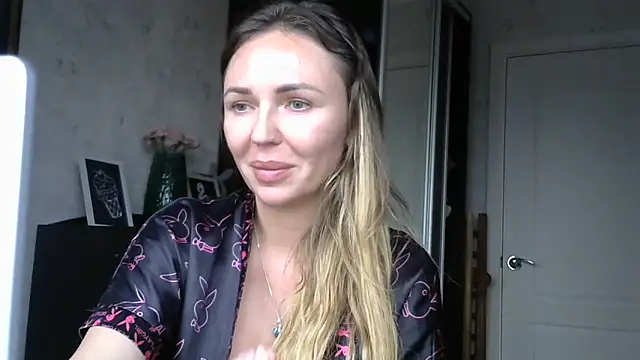 AngelinaLove28's cam snapshot