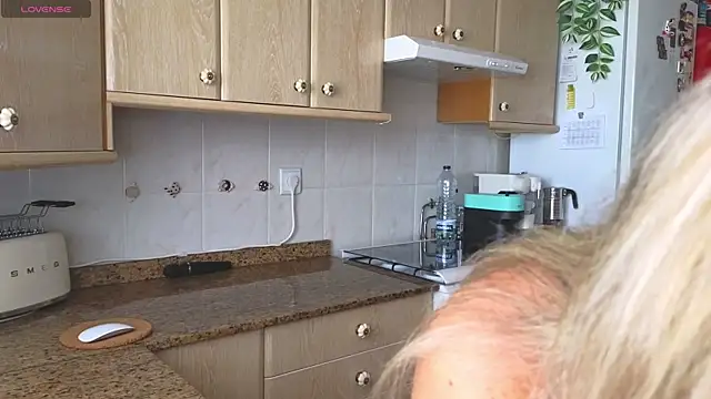 Lunamix's cam snapshot