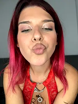 RiriRoseey live sex cam