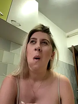 MissGinax's cam snapshot