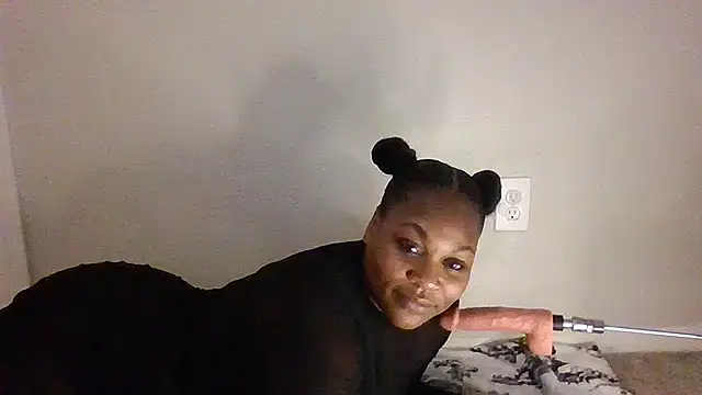 Lovechocol8goddess's cam snapshot