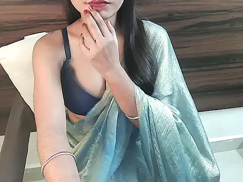 alia_rahil's cam snapshot