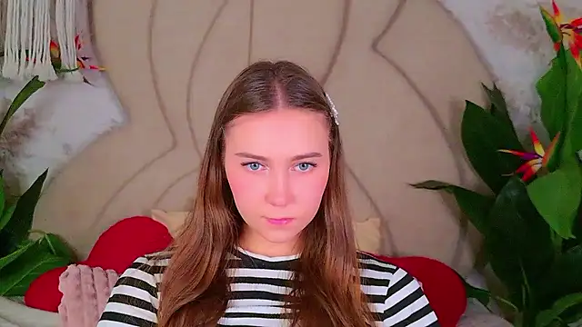 OliviaLay's cam snapshot