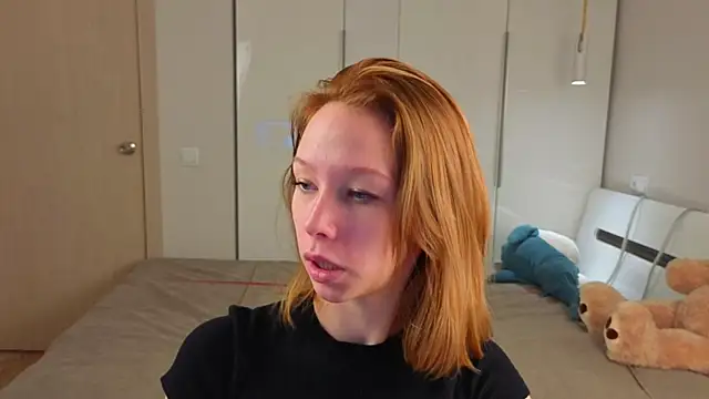 LilyVoise's cam snapshot