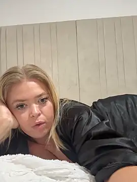 KaylaTrudi's cam snapshot