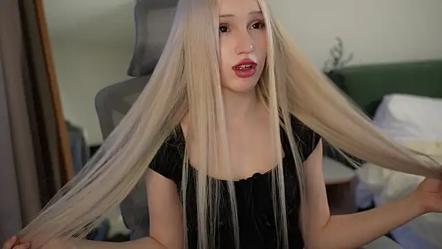 Laura_Obsidian's cam snapshot