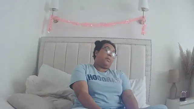 vanilla_chocolate23's cam snapshot