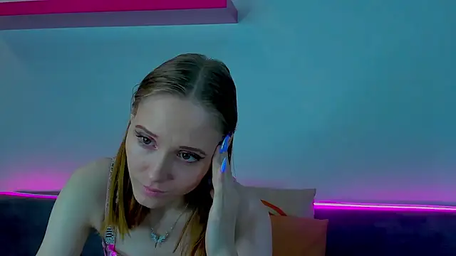 Gina_lovelyy's cam snapshot