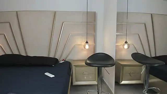 MaroxCute live sex cam