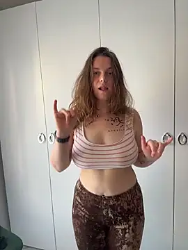 TenderLaGlamor's cam snapshot