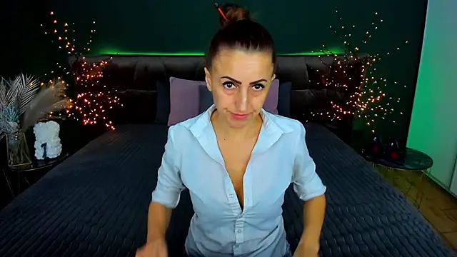 Rebecca_Diamond's cam snapshot