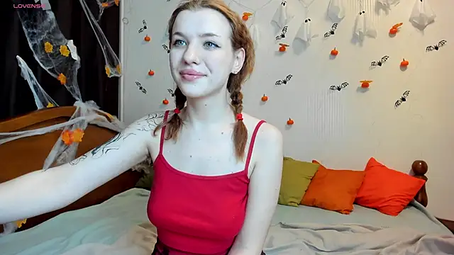 MeganNewCat's cam snapshot