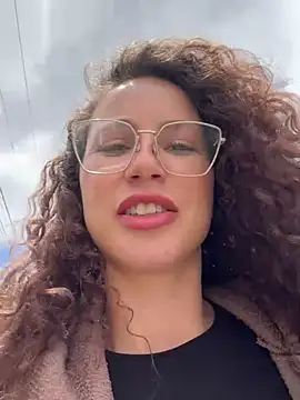 JhenneRouge live sex cam