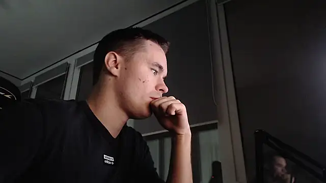 FreddyBredi's cam snapshot