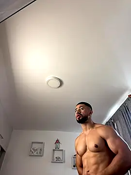 Ezzio_Scolaro live sex cam