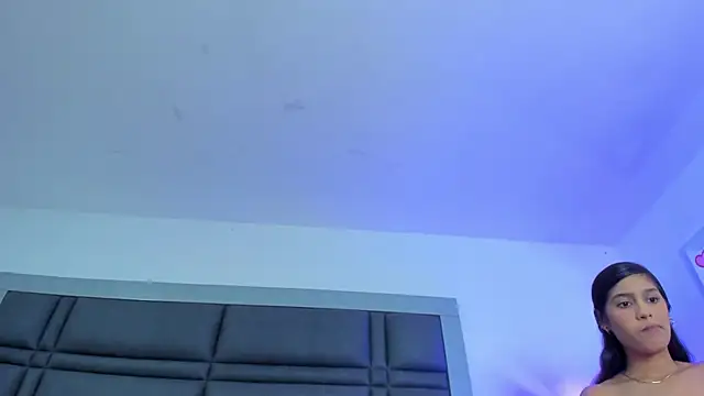 Aliss_Aron's cam snapshot