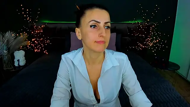 Rebecca_Diamond's cam snapshot