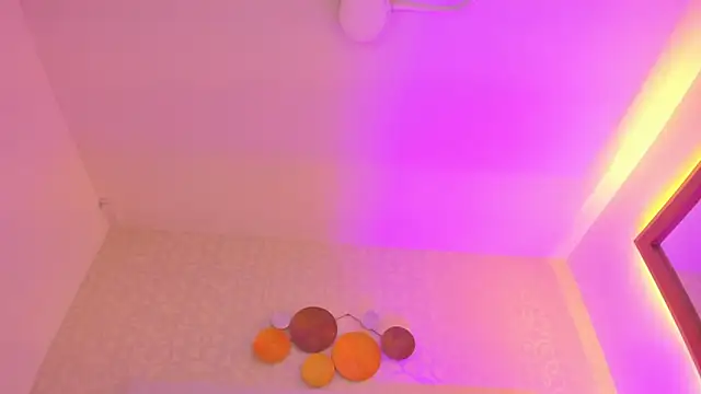 debora_scoot's cam snapshot