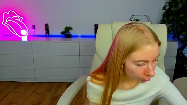 Alina_Blonde's cam snapshot