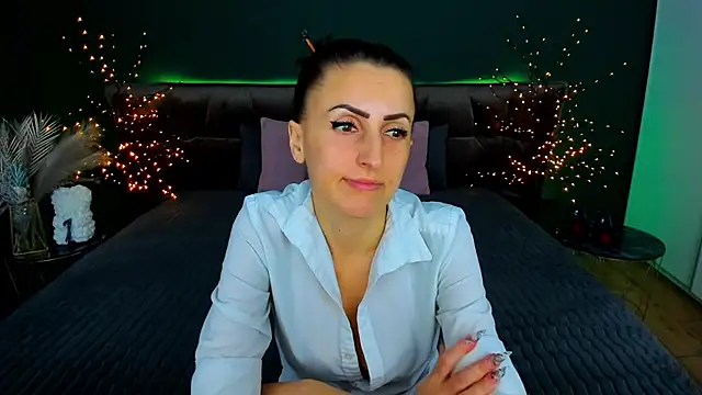 Rebecca_Diamond's cam snapshot