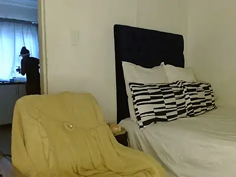 LustyBerry's cam snapshot