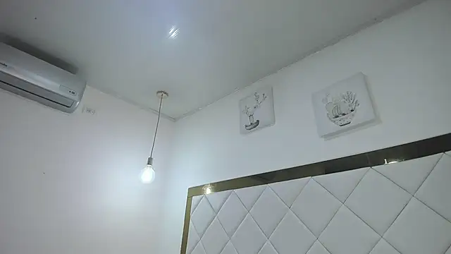 miss_ashley1_'s cam snapshot