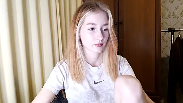 LisaKacitaa's cam snapshot