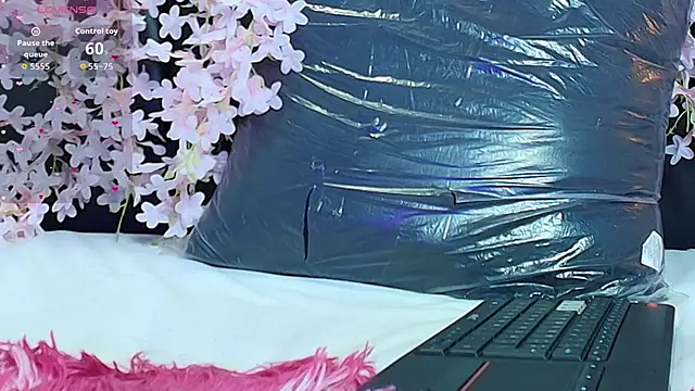 AriannaFox_'s cam snapshot