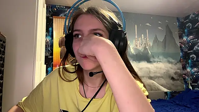 Elira_Breeze's cam snapshot