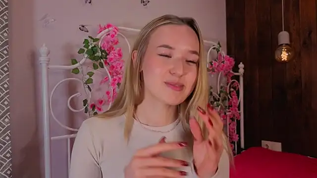 EveMcclearen's cam snapshot