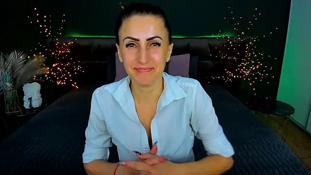 Rebecca_Diamond's cam snapshot